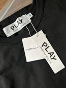 Camiseta Comme Des Garcons Play - Camiseta Branca com patch de logo