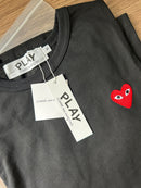 Camiseta Comme Des Garcons Play - Camiseta Branca com patch de logo